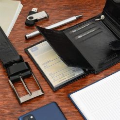 Zestaw męski skórzany premium Beltimore portfel pasek U01 : Kolory - czarny, Rozmiar pasków - r.105-120 cm. Czarne portfele męskie bez wzorów. Za 114.90 zł.