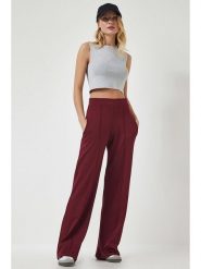 Happiness Istanbul Spodnie w kolorze bordowym rozmiar: 36. Czerwone spodnie materiałowe damskie Happiness Istanbul, bez wzorów, z materiału, z podwyższonym stanem. Za 73.99 zł.