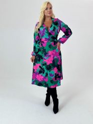 Kopertowa sukienka Mona o długości MIDI w amarantowe kwiaty XXL OVERSIZE JESIEŃ. Czerwone sukienki damskie Moda Size Plus Iwanek, na co dzień, na jesień, s, bez wzorów, z elastanu, eleganckie, bez kołnierzyka, bez ramiączek, midi, kopertowe. W wyprzedaży za 199.90 zł.