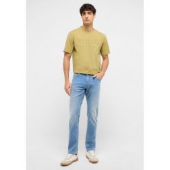 Męskie Spodnie Jeansowe Mustang Style Oregon Slim Denim Blue 1017435 5000 313. Niebieskie spodnie materiałowe męskie Mustang, bez wzorów, z denimu. Za 189.99 zł.