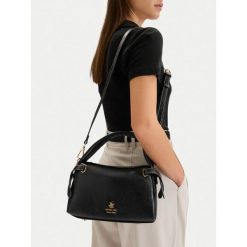 Torebka Beverly Hills Polo Club. Czarne torebki klasyczne damskie Beverly Hills Polo Club, bez wzorów, bez dodatków. Za 209.99 zł.
