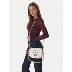 Torebka Guess. Białe torebki klasyczne damskie Guess, z aplikacjami, bez dodatków. Za 589.99 zł.