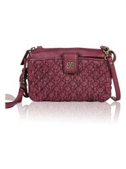 Bellicci Skórzana torebka "Portia" w kolorze jagodowym na telefon - 19 x 11,5 x 3 cm rozmiar: onesize. Czerwone torebki klasyczne damskie Bellicci, bez wzorów, z materiału, bez dodatków. Za 188.45 zł.