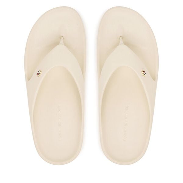 Japonki Tommy Hilfiger. Klapki damskie Tommy Hilfiger, bez wzorów, bez obcasa. Za 189.99 zł.