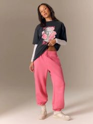 T-shirt loosez nadrukiem damski 4F 4FRSS26TTSHF3699. Czarne t-shirty damskie 4f, s, bez wzorów, z bawełny, bez kołnierzyka. Za 57.99 zł.