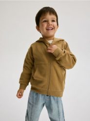 Rozpinana bluza z kapturem - brązowy. Brązowe bluzy i bluzki niemowlęce Reserved, bez wzorów, z bawełny, bez ramiączek, z kapturem. W wyprzedaży za 22.99 zł.