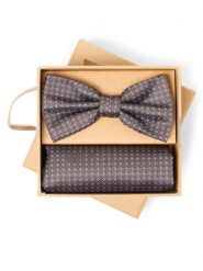 Finshley & Harding London muszka z jedwabną chustką do kieszeni Mężczyźni Jedwab brązowy, ONE SIZE. Brązowe krawaty i muchy męskie Finshley & Harding London, bez wzorów, z jedwabiu, eleganckie. Za 179.95 zł.