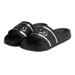 Damskie Klapki Z Logo Morro Bay. Czarne klapki damskie Fila, bez wzorów, z materiału, bez obcasa. Za 135.99 zł.