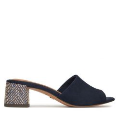Klapki Tamaris. Niebieskie klapki damskie Tamaris, bez wzorów, bez obcasa. Za 259.99 zł.