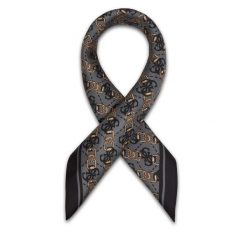 Apaszka Guess. Szare apaszki damskie Guess, z aplikacjami. Za 199.99 zł.