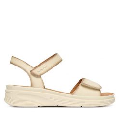 Sandały Josef Seibel. Białe sandały damskie Josef Seibel, bez wzorów, bez obcasa, na koturnie. Za 399.99 zł.