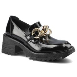 Półbuty damskie Chebello, Wykonane ze skóry naturalnej lakierowanej z gładką cholewką klasycznym wycięciem ozdobnym metalowym łańcuchem oraz masywną. Czarne półbuty damskie CheBello, z aplikacjami, z lakierowanej skóry, eleganckie, bez obcasa. Za 339.99 zł.