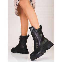 Sznurowane workery damskie z protektorem czarne. Czarne botki damskie bez obcasa, bez zapięcia. Za 231.50 zł.