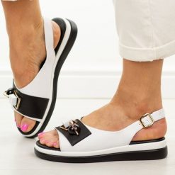 Białe skórzane sandały damskie Jezzi 18-50. Białe sandały damskie Jezzi, bez wzorów, z jeansu, bez obcasa. Za 269.00 zł.