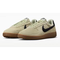 Buty Sportowe Damskie Nike Wmns Field General. Zielone buty sportowe na co dzień damskie Nike, bez wzorów. Za 396.00 zł.
