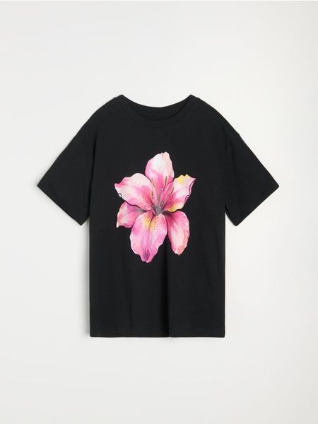 Bawełniana koszulka z nadrukiem kwiatowym - czarny. Czarne t-shirty damskie Sinsay, l, bez wzorów, z bawełny, bez kołnierzyka. Za 25.99 zł.
