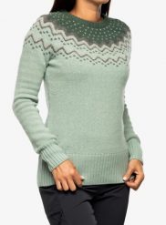 Sweter damski Fjallraven Ovik Knit Sweater. Zielone swetry klasyczne damskie Fjällräven, na jesień, uniwersalny, z dzianiny, bez kołnierzyka. Za 968.45 zł.