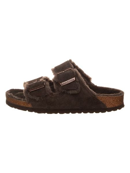Birkenstock Klapki w kolorze brązowym rozmiar: 41. Brązowe klapki damskie Birkenstock, bez wzorów, bez obcasa. Za 383.80 zł.