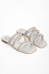 Gładki dół od bikini - czarny. Czarne bikini damskie Sinsay, bez wzorów. Za 25.99 zł.