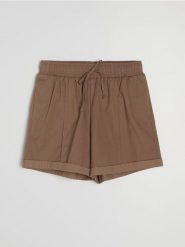 Bawełniane szorty z przeszyciami - brązowy. Brązowe szorty damskie Sinsay, bez wzorów, z bawełny. Za 39.99 zł.