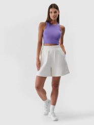 4F Spodenki dresowe damskie - białe L. Białe szorty damskie 4f, bez wzorów, z bawełny, sportowe. W wyprzedaży za 49.99 zł.