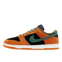 Buty do chodzenia dla dorosłych Nike Dunk Low Ceramic. Brązowe buty sportowe na co dzień damskie Nike, bez wzorów, z materiału, do koszykówki. Za 709.00 zł.