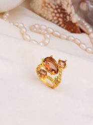 Pierres de Jade Pozłacany pierścionek z zultanitem rozmiar: onesize. Brązowe pierścionki damskie Pierres de Jade, pozłacane. Za 49.45 zł.