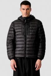 C.P. COMPANY Czarna męska kurtka puchowa MEDIUM JACKET, Rozmiar L. Czarne kurtki męskie C.P. Company, l, bez wzorów, z puchu, klasyczne, bez kaptura. Za 2,499.00 zł.