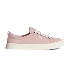 Tenisówki Cariuma OCA Low Rose Canvas. Czerwone trampki i tenisówki męskie CARIUMA, bez wzorów, bez zapięcia. Za 311.50 zł.
