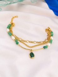 L'Atelier de Gaia Pozłacana bransoletka z perłami na kostkę rozmiar: onesize. Białe bransoletki damskie L'Atelier de Gaia, pozłacane. Za 38.95 zł.