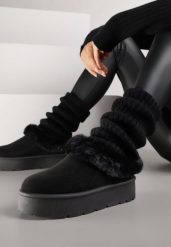 Czarne Śniegowce na Grubej Podeszwie z Niską Cholewką i Futerkiem Sewone. Czarne śniegowce damskie Born2be, z futra, przed kostkę. Za 59.99 zł.