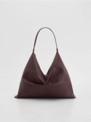 Torebka hobo - mahoniowy. Brązowe torebki klasyczne damskie Reserved, bez wzorów, ze skóry, bez dodatków. Za 159.99 zł.