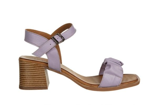 Sandały Bayla-161 191 830 32 Lilac 161727, Fioletowy, Skóra naturalna - 41. Fioletowe sandały damskie Bayla, bez wzorów, z gumy, bez obcasa, na słupku. W wyprzedaży za 179.10 zł.