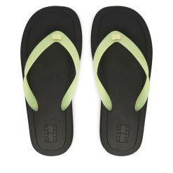 Japonki Tommy Jeans. Zielone klapki damskie Tommy Jeans, bez wzorów, z jeansu, bez obcasa. Za 209.99 zł.