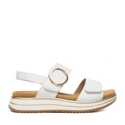 Sandały Remonte. Białe sandały damskie Remonte, bez wzorów, bez obcasa, na płaskiej podeszwie. Za 369.99 zł.