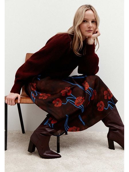 More & More Spódnica w kolorze czerwono-brązowym rozmiar: 46. Brązowe spódniczki damskie MORE & MORE, s, bez wzorów, z wiskozy, klasyczne, z podwyższonym stanem, midi. Za 183.15 zł.