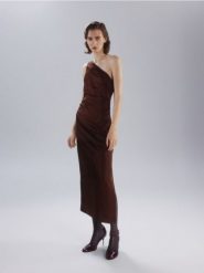 Lakierowane czółenka - bordowy. Czerwone czółenka damskie Reserved, bez wzorów, z lakierowanej skóry, bez obcasa. Za 159.99 zł.