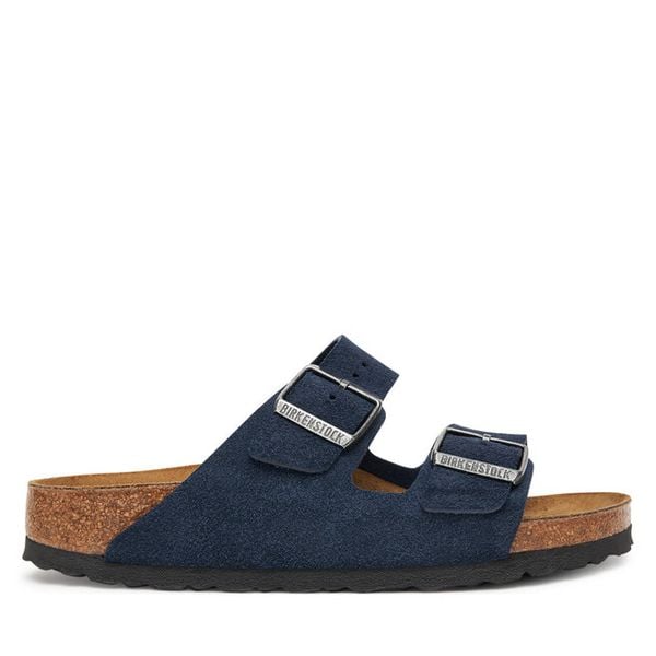 Klapki Birkenstock. Niebieskie klapki damskie Birkenstock, bez wzorów, bez obcasa. Za 459.99 zł.