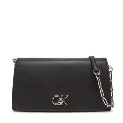 Torebka Calvin Klein. Czarne torebki klasyczne damskie CALVIN KLEIN, bez wzorów, wizytowe, bez kołnierzyka, bez ramiączek. Za 319.99 zł.