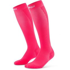 Damskie długie skarpety kompresyjne sportowe Core Run wysokie CEP. Czerwone skarpetki damskie CEP, bez wzorów, z elastanu. Za 199.00 zł.