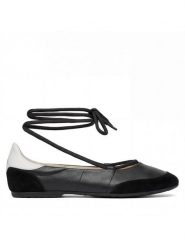 Patrizia Pepe Baleriny 8Z0123/L150-K103 Czarny. Czarne baleriny damskie Patrizia Pepe, bez wzorów, ze skóry, bez obcasa. Za 919.99 zł.