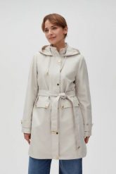 Parka z kapturem beżowa. Brązowe parki damskie MOODO, bez wzorów, z poliesteru. W wyprzedaży za 124.99 zł.
