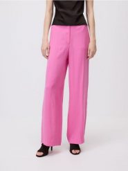 Spodnie z modalem - różowy. Czerwone spodnie materiałowe damskie Reserved, bez wzorów, z tkaniny. Za 139.99 zł.