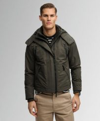 Superdry Kurtka Hooded Microfibre Arctic Windcheater – Vintage Black. Czarne kurtki damskie Superdry., l, bez wzorów, z materiału, bez kaptura. Za 523.40 zł.
