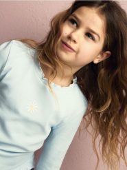 Koszulka z haftem - jasnoniebieski. Niebieskie koszulki dziewczęce Reserved, bez wzorów, z bawełny, bez ramiączek. Za 29.99 zł.