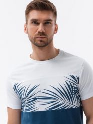 Męski t-shirt dwukolorowy z nadrukiem w liście palmy - ciemnoniebieski V1. Niebieskie t-shirty męskie Ombre Clothing, na lato, m, bez wzorów, z bawełny, bez kołnierzyka. W wyprzedaży za 38.50 zł.