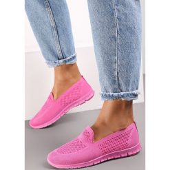 Fuksjowe Tenisówki Pasquier. Czerwone trampki i tenisówki damskie Renee, bez wzorów, z tkaniny, przed kostkę. Za 39.99 zł.