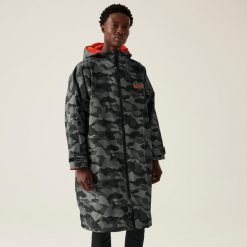 Waterproof płaszcz plażowy. Szare płaszcze damskie Regatta, xl, bez wzorów, sportowe. W wyprzedaży za 349.99 zł.
