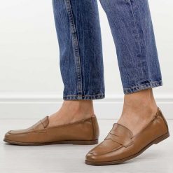 Camelowe skórzane mokasyny damskie Vinceza 18121. Brązowe mokasyny damskie VINCEZA, z jeansu. Za 219.00 zł.