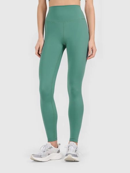 4F Legginsy sportowe w kolorze zielonym rozmiar: M. Zielone legginsy damskie 4f, m, bez wzorów, z materiału, z podwyższonym stanem, outdoorowe. Za 109.95 zł.